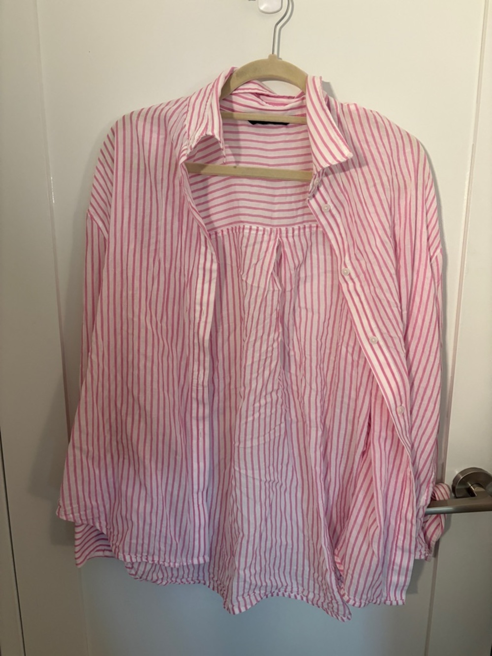 Zara Pink and White Striped Button-Up Shirt